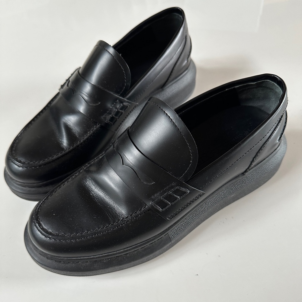 Alexander McQueen - thick soled chunky penny loafer black leather - 38 (US 8)